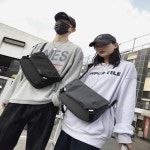 남녀 학생 메신저백 크로스백 수납력 가방