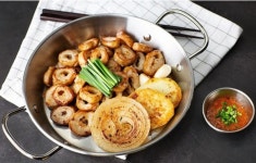 용가마 참나무훈연 냉동 돼지 막창 400g 밀키트 소금구이 초벌