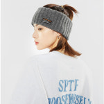 루킹포유 온더모먼트 빈티지 레터링 라벨 헤어밴드