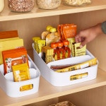 YouCopia ShelfBin 주방 식료품 저장실 정리용 BPA 프리 분할 보관 바구니 조절 가능한 스낵 통 반점 화이