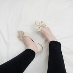 다브 뾰족코 리본 큐빅장식 말랑 플랫슈즈