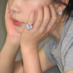 잇더즌매터 Cubic heart symbol stud earring