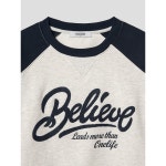 에잇세컨즈 배색 그래픽 래글런 스웻셔츠 264141FY10