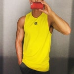 남성 헬스장 크로스핏 운동복 민소매 머슬 나시티