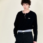 호이테 HET SIGNATURE HENLEY NECK T-SHIRT