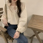 프릴 포인트 여성 유리 콩단추 긴팔 데일리 블라우스