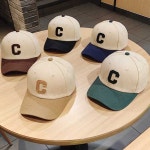 여자 대학생 캠퍼스 엠티 룩 단체 야구 모자 코디