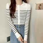 여자 대학생 캠퍼스 룩 스트라이프 카라 니트 가디건