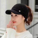 여자 등산 스포츠 룩 썬 캡 코디 니트 벌짚 챙 모자