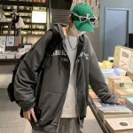 남자 20대 주말 외출 데이트 룩 레터링 후드 집업