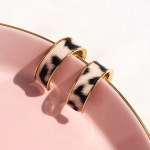 고고 레더 호피 링귀걸이