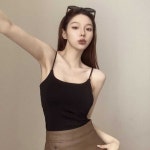 여자 여행 여름 공항 캡 내장 끈 나시 티