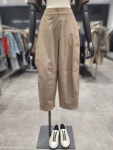 데무 포켓 디테일 팬츠 AW2309393
