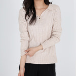 모이르벨라 여성용 온트 꽈배기 카라 니트 T24FW2-A0599