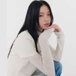 지지지 Lace Mock Neck T-Shirt