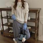 엄지척 꽈배기 패턴 여성 라운드넥 니트 19802812 667501