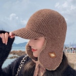 겨울 여성 귀도리 매듭 챙 니트 모자 벙거지 방한 털 군밤 모자