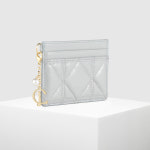 칼린 페이브 퀼팅 카드 지갑 W73103010