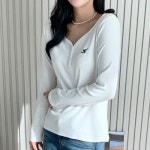 여성 버튼 포인트 와이넥 라인 포인트 긴팔 티셔츠