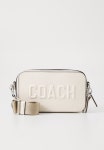 코치 COACH 차터 슬림 크로스바디 가방 CHALK OFF A11 COH52H02A