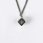 어드레스 669 Ornament Cube Necklace