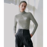 닉앤니콜 NICKNICOLE Soft Turtleneck Slim Top