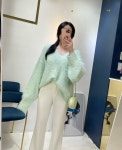 어바웃데일리 퀸즈 도톰 따뜻한 여리여리 부클 브이넥 니트