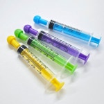 크레 도마뱀 파충류 레인보우 슈푸 피딩 주사기