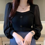 여자 여성스런 네모넥 퍼프 셔링 버튼 니트 블라우스