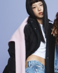 캘빈클라인 FW24 Updated ver 뉴진스 하니 s LOOK 여성 숏랭스 스탠드 카라 푸퍼 다운 패딩점퍼 J224