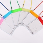 세로형 10개 칼라 목걸이 미디어 여권 명찰 학교 유치원 행사용 비닐 이름표 케이스 PVC 줄 사원증 네