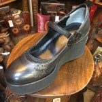 맹가미 가죽공방 여성 엄마 할머니 50대 수제 통가죽 신발 검정색 꽃무늬 통굽힐 240