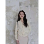 하염 써머솔트 2024 봄베이지 소프트힐링 울브이넥니트가디건 심플한 질감