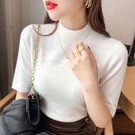 여성 2컬러 부드럽고 반폴라 5부 반팔 니트티