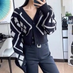 메이킹유 메이킹유 xunle8메이킹유 여성 루즈핏 아가일 니트 브이넥 베르디가디건 H6184
