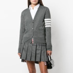 톰브라운 THOM BROWNE 여성 울가디건 릴렉스핏 FKC334A Y1014 035