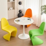 투명의자 등받이 인테리어 카페