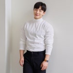 핵쿨남 핵쿨남 남성용 어깨넓어보이는 머슬핏 긴팔 반폴라 티셔츠 퓨어화이트 100