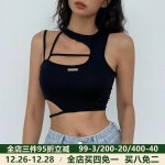 기능성 비대칭 펀칭 넥라인 슬림핏 크로스 탑