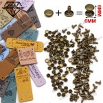 20pcs 믹스 가죽 레이블 100 세트 6x6MM 금속 스파이크 수제 의류용 양각 태그 DIY 모자 바느질 악세사리