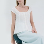 프리미엄 베니 코튼 블라우스 YMSH25SS627