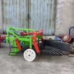 마늘수확기 땅콩 고구마 감자 마늘 연결 캐기 경운기 기계 A 야채 수확기를 조입니다