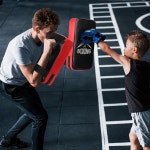 ZOOFOX 2-in-1 펀칭 미트와 킥 팩 세트 커브드 포커스 태권도 패드 무에타이와 MMA용 조절 가능한 스트라이크 쉴드 암 패드