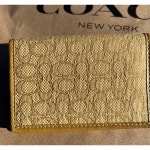 코치 리테일 카드 지갑 CM402