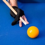 아루이청 당구 글러브 왼손 세 손가락 큐 통기성 탄성 액세서리 여성 또는 남성용 스포츠 글러브