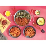 홍미 시골장터 홍미 통닭발 무뼈 국물닭발 오돌뼈 닭목살 순한 통닭발 300g 1개