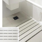 화장실 밝은색 변기앞 물빠짐 바닥판 간편한 공중탕 한정식집 현관