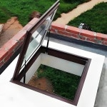 YVYKFZD 환기 지붕 창문 천창 한 조명 우물 손잡이가 옥상 해치 뚜껑 지하 다락방 태양광 방용 알루미늄 LxW xcm x