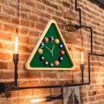 당구 게임룸용 솔리드 우드 프레임 스누커 게임이 포함된 랜드릭 대형 당구장 볼 시계 14 삼각형 당구대 테이블 Round