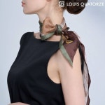 루이까또즈 매장정품 루이까또즈 실크 마름모 스카프 피코크 SA-2WSD366